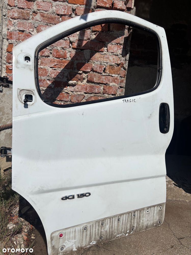 drzwi gołe  lewe  TRAFIC VIVARO PRIMASTAR