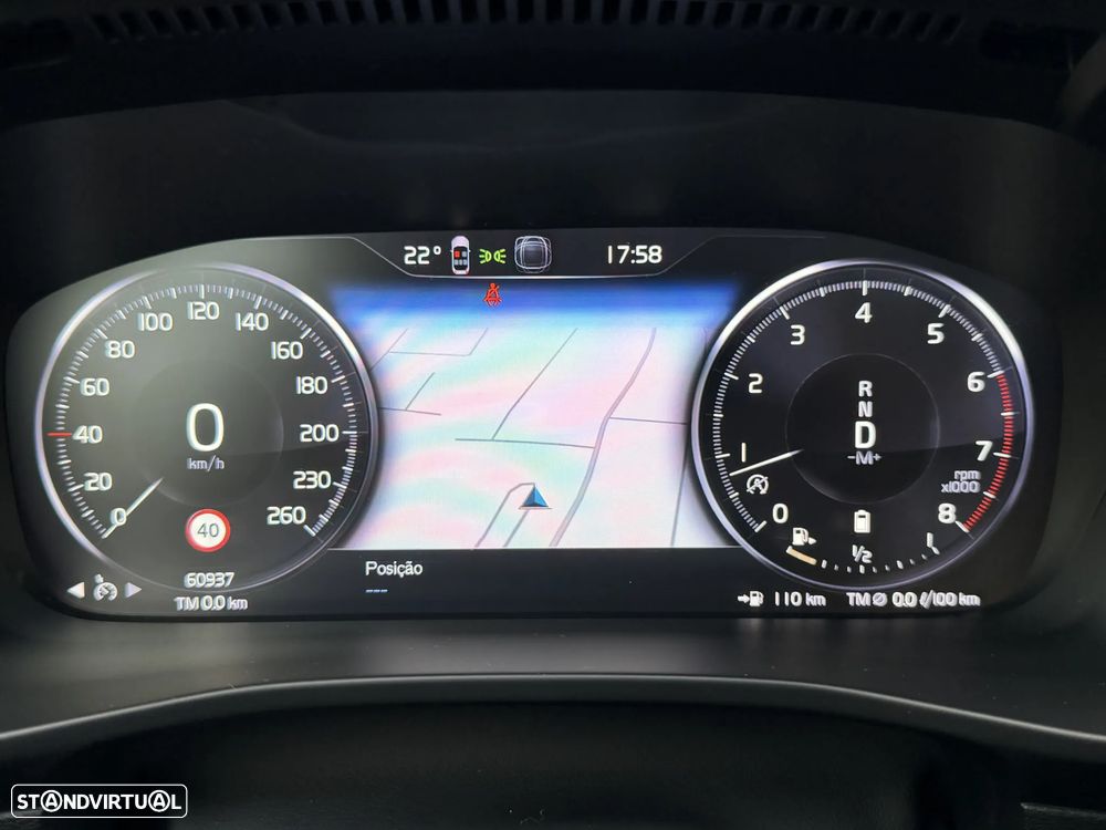 Volvo XC 40 2.0 B4 Momentum Plus - 19