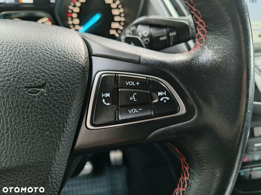 Ford Kuga - 27