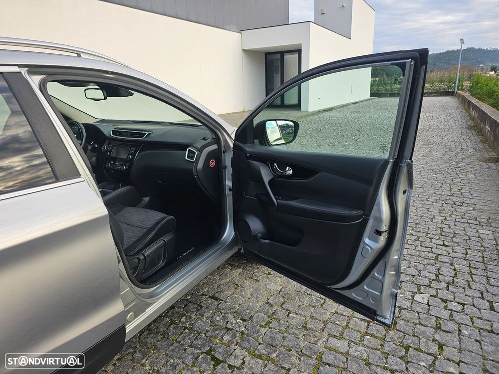 Nissan Qashqai 1.5 dCi N-Connecta 18 - 24