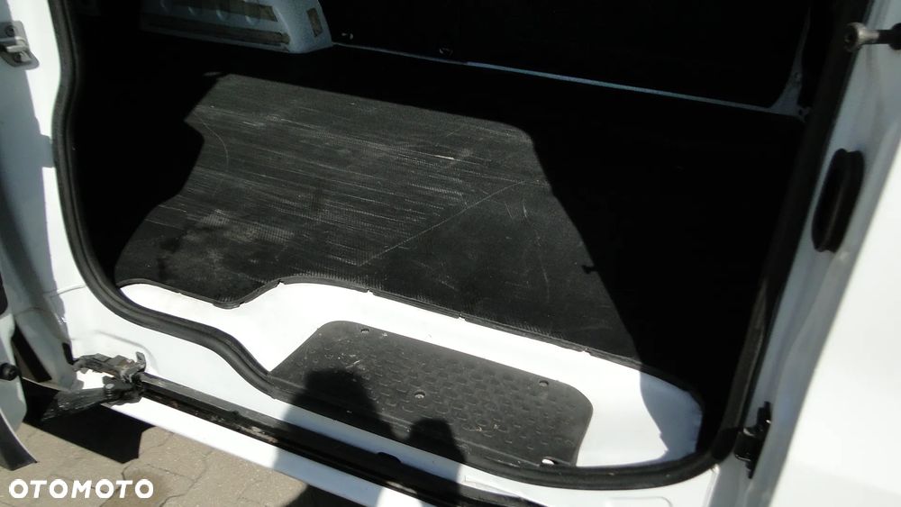 Renault Trafic - 21