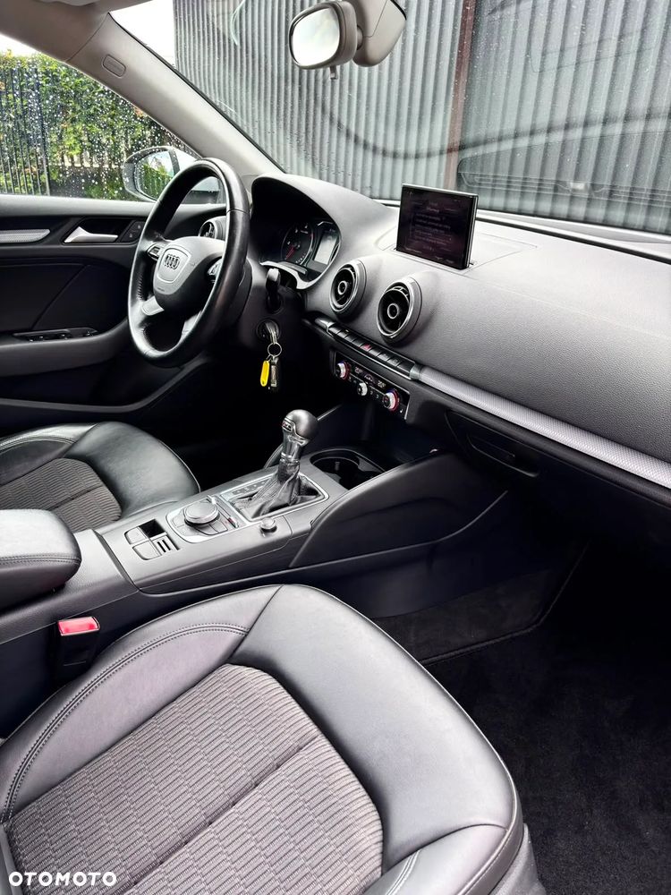 Audi A3 Sportback 2.0 TDI (clean diesel) S tronic Ambiente - 18