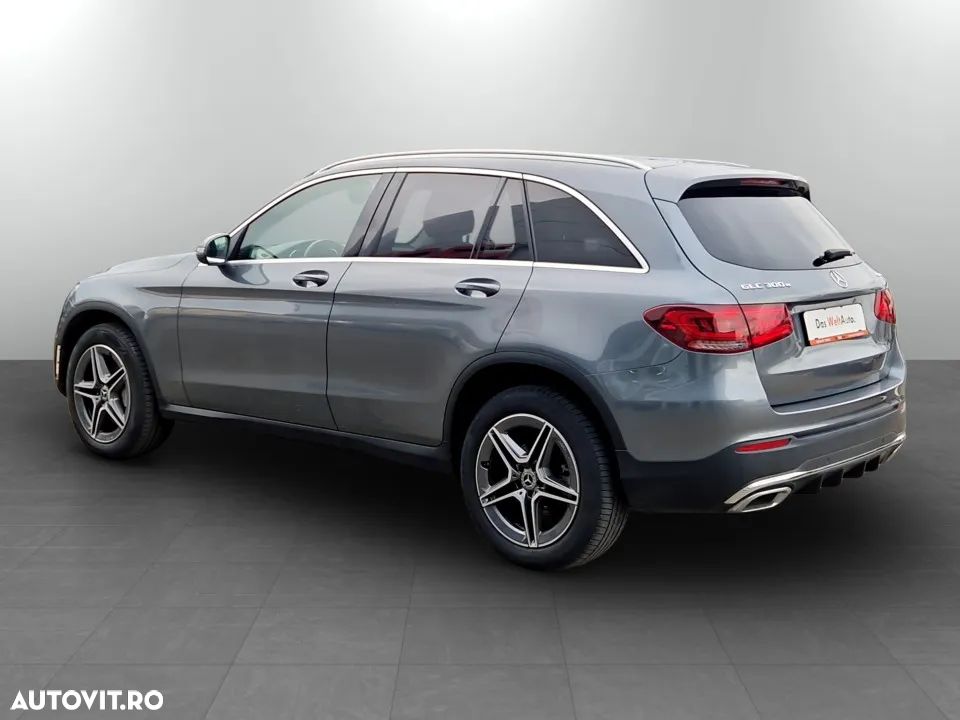 Mercedes-Benz GLC 300 e 4MATIC - 3