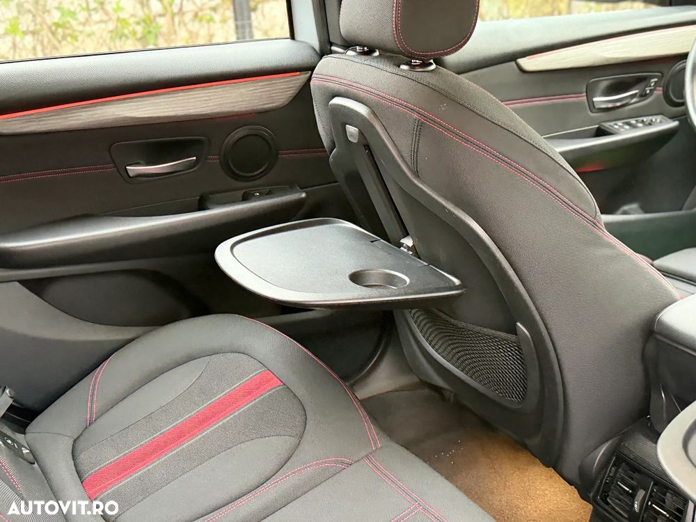 BMW Seria 2 218d - 11