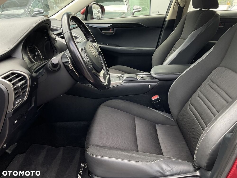 Lexus NX 300h Business Edition AWD - 19