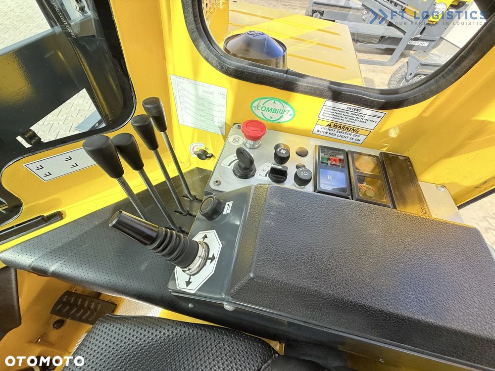 Combilift WÓZEK CZTEROKIERUNKOWY - WIELOKIERUNKOWY / JEDYNIE 491 MTH / C2500 / GAS / DUPLEX 4600MM / KRÓTKI - JEDYNIE 1900MM / SZEROKI 2700 POZYCJONER WIDEŁ / OGRZEWANIE / PEŁNA OGRZEWANA KABINA / STAN IDEALNY / Szeroka oferta wózków czterokierunkowych i bocznych, dopasowanych do różnorodnych potrzeb i zastosowań - 19