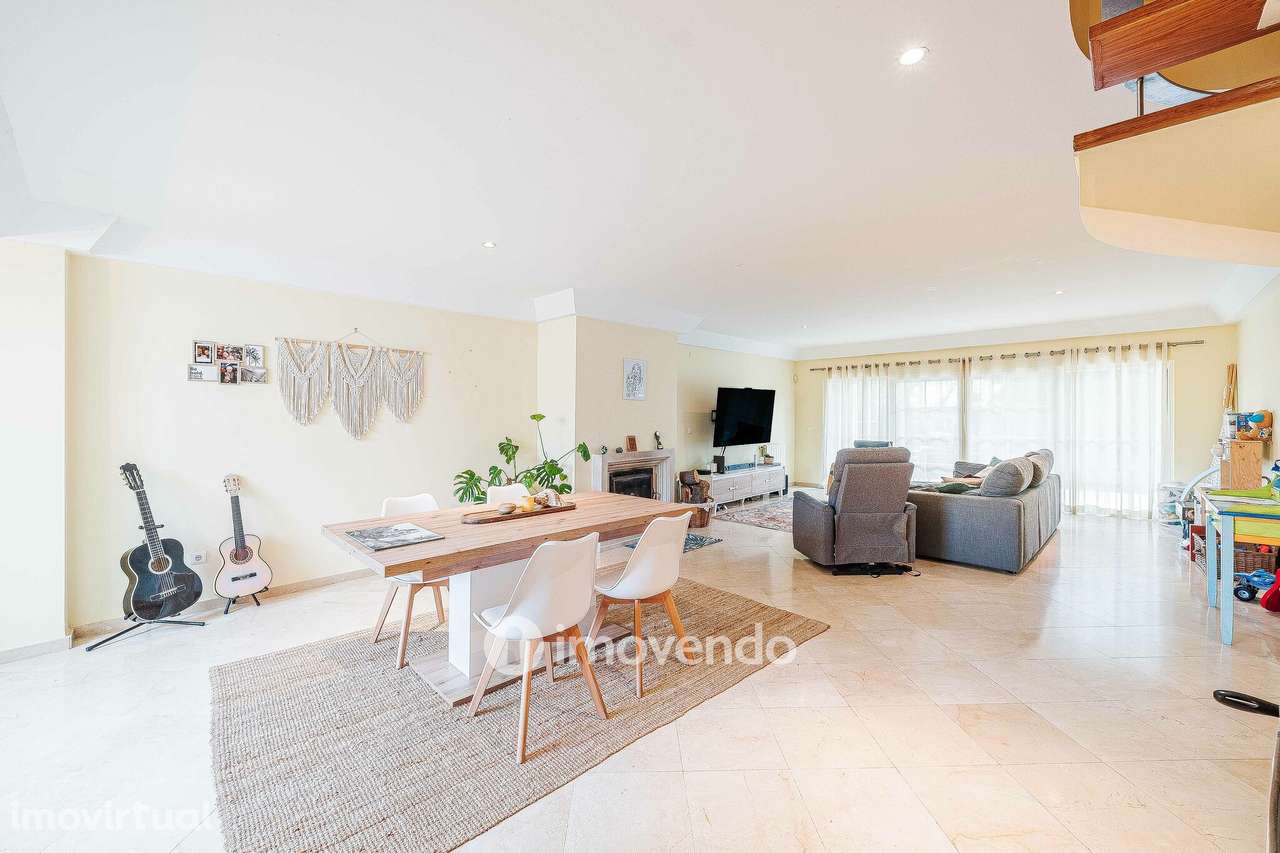 Moradia T5+2 com garagem, em condomínio com piscina, em Murches - Grande imagem: 4/60