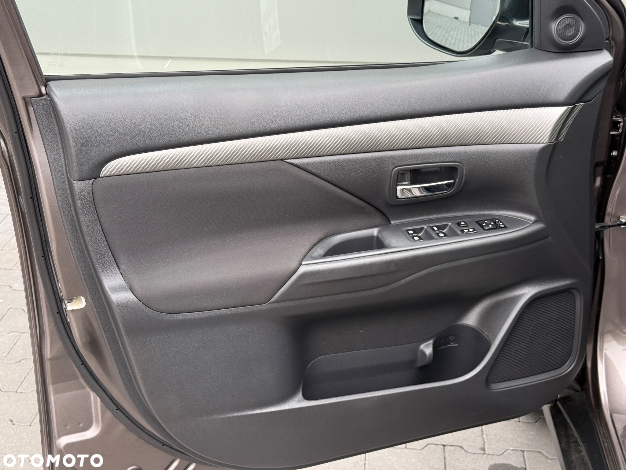 Mitsubishi Outlander - 9