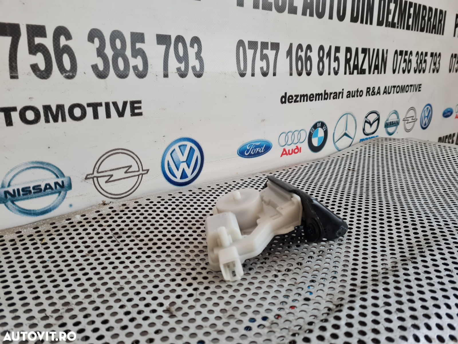 Broasca Blocator Incuietoare Portbagaj Haion Hayon Nissan Qashqai J11 An 2018-2019-2020 Dezmembrez - 3