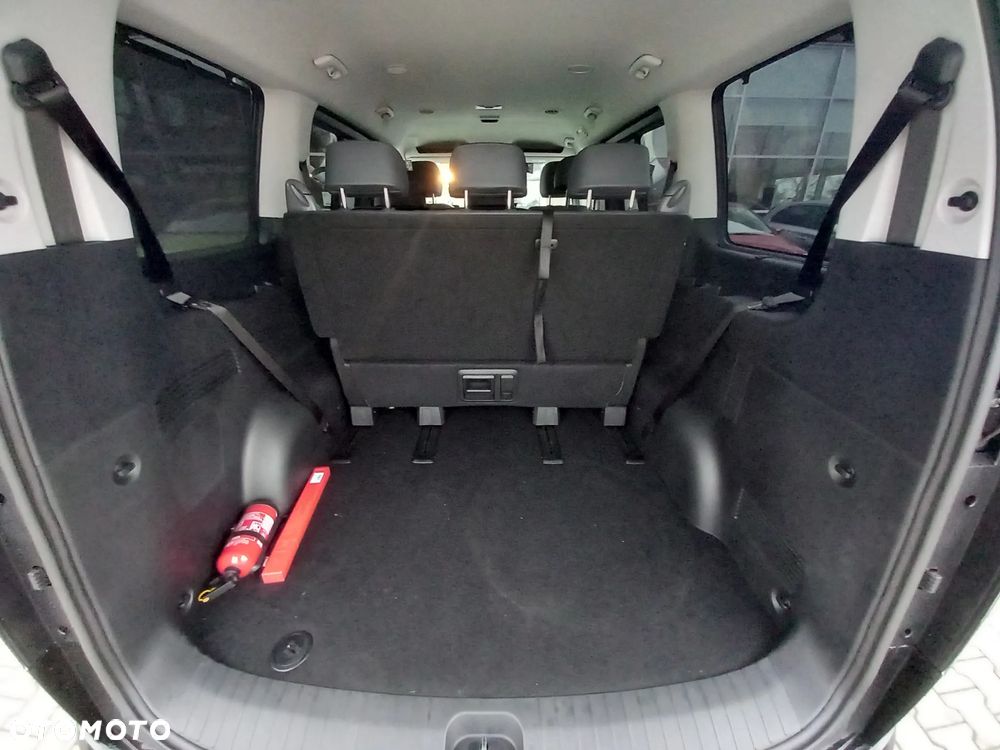 Hyundai Staria 1.6 T-GDI HEV Smart VIP - 38