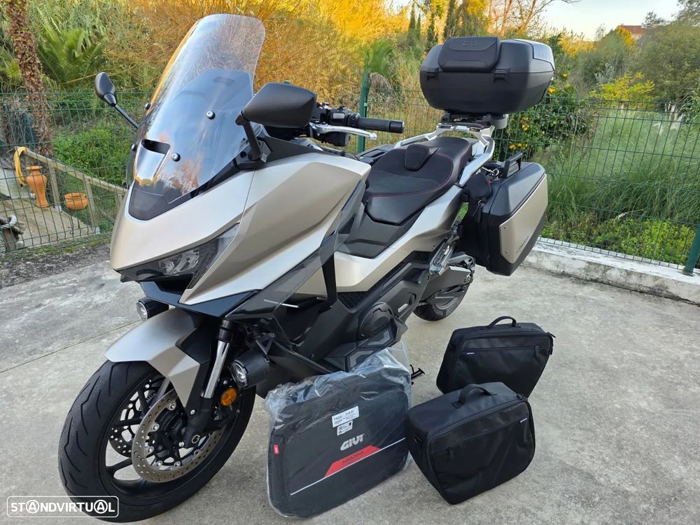 Honda Forza 750 - 2