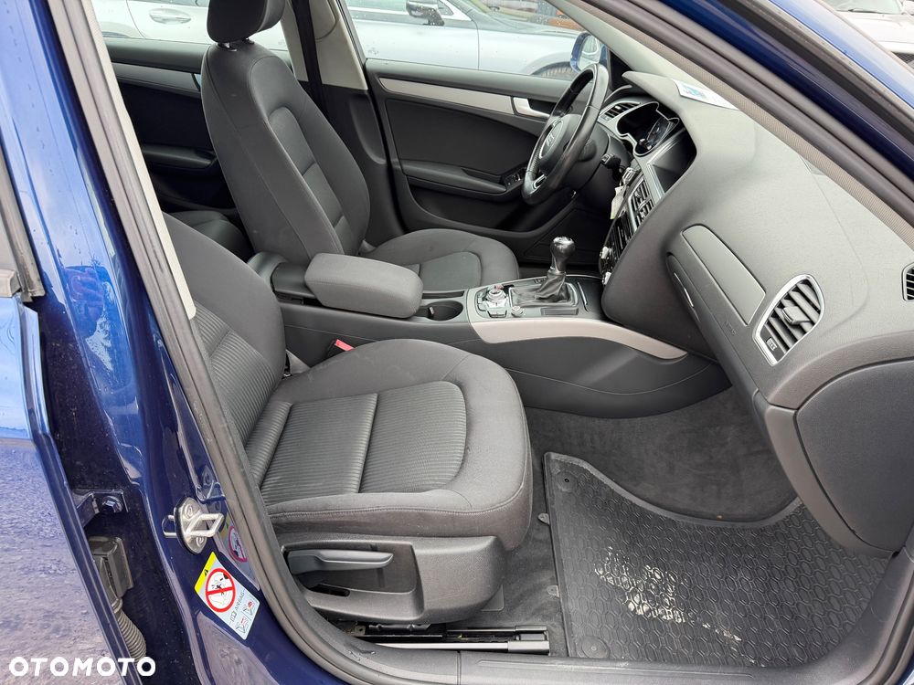 Audi A4 Limousine - 32