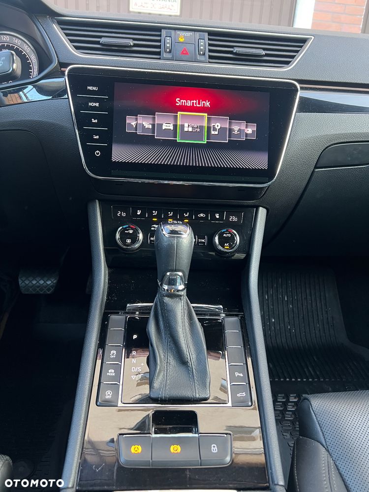 Skoda Superb 2.0 TSI L&K DSG - 4