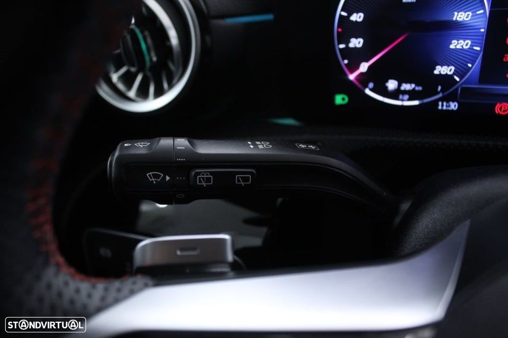 Mercedes-Benz A 250 e AMG Line - 24
