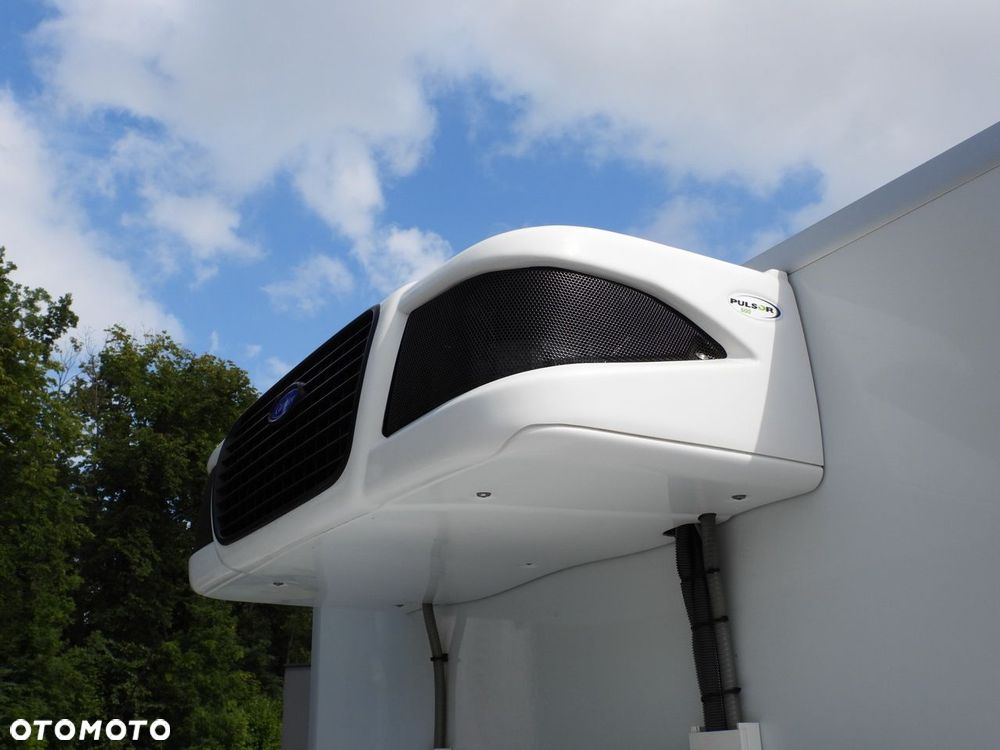 Iveco DAILY 70C17 CHŁODNIA 1*C WINDA 10 PALET ZASILANIE 230V TEMPOMAT KLIMATYZACJA PNEUMATYKA AUTOMAT HI-MATIC BLIŹNIACZE KOŁA  170KM - 17