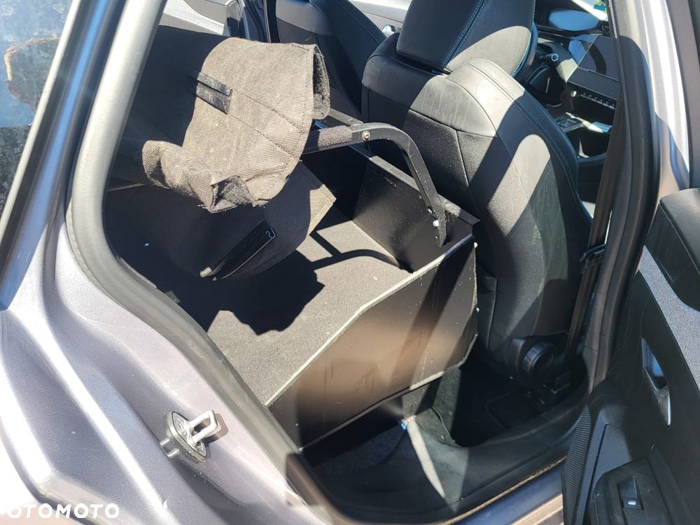 Peugeot 308 PureTech 130 GPF EAT8 Stop & Start Allure Business-Paket - 28