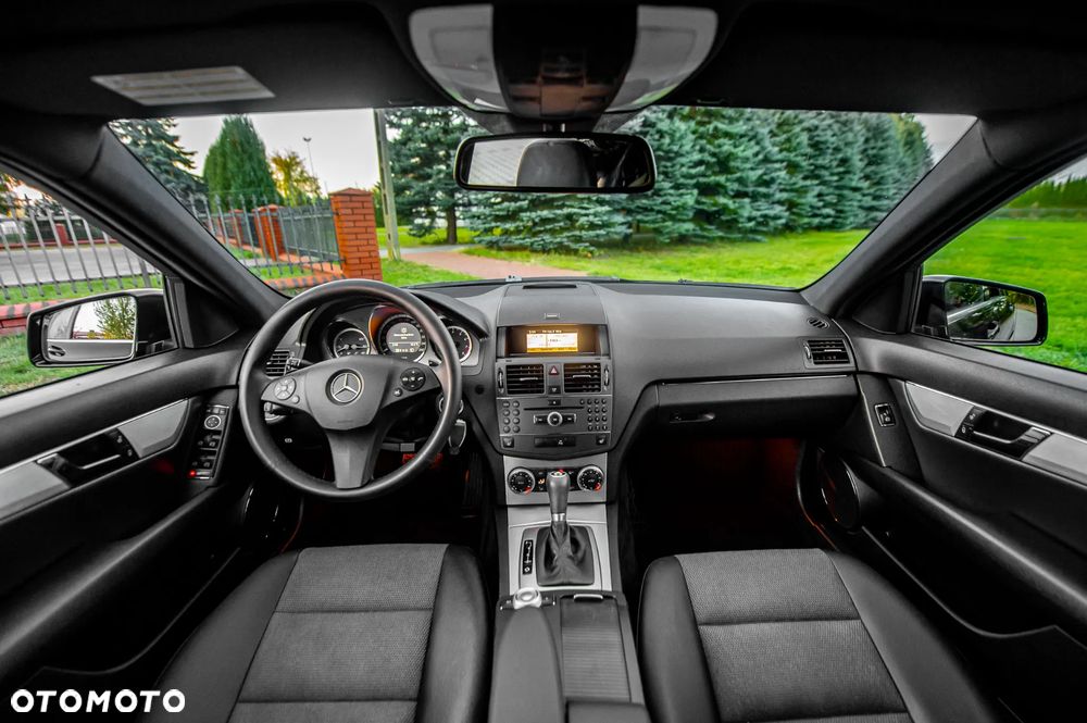 Mercedes-Benz Klasa C 200 7G-TRONIC Avantgarde Edition - 26
