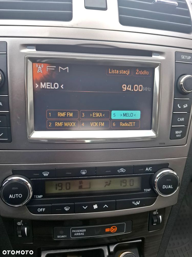 Toyota Avensis 1.8 Premium EU5 - 32
