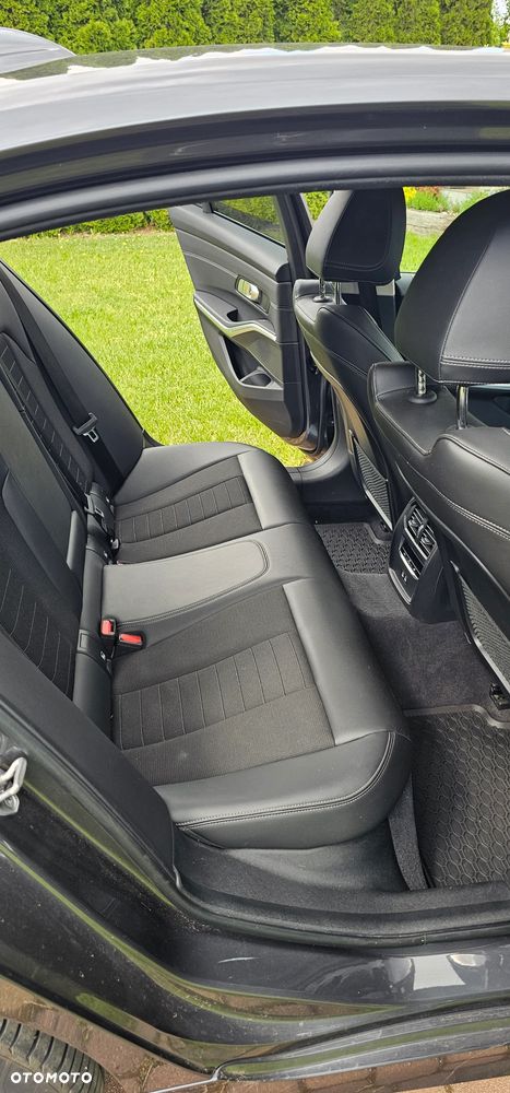 BMW Seria 3 320i xDrive Sport Line - 23