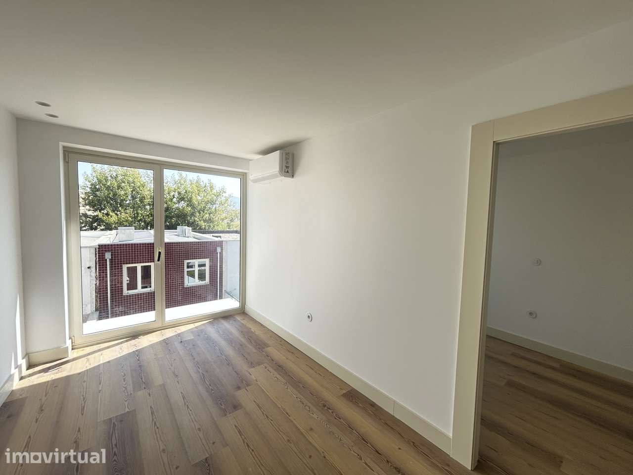 VENDE-SE T2 DUPLEX NOVO, COM TERRAÇO E SUÍTE, NO CENTRO DE BRAGA! - Grande imagem: 3/22