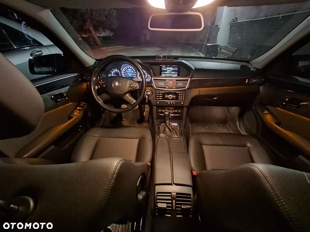 Mercedes-Benz Klasa E 200 CGI BlueEFFICIENCY Avantgarde - 11