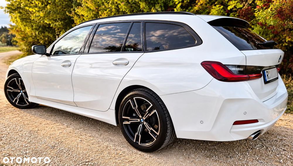 BMW Seria 3 320d xDrive mHEV - 4