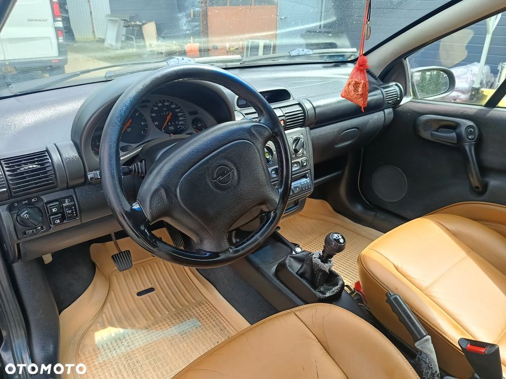 Opel Tigra 1.6 - 12