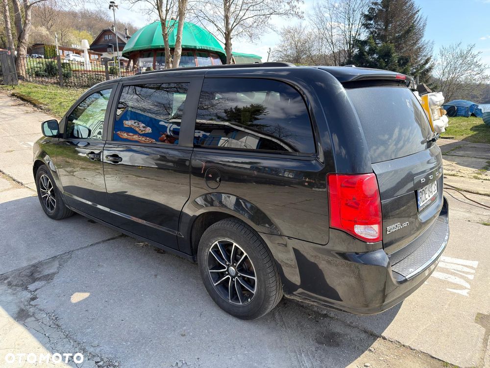 Dodge Grand Caravan 3.6 R/T - 4