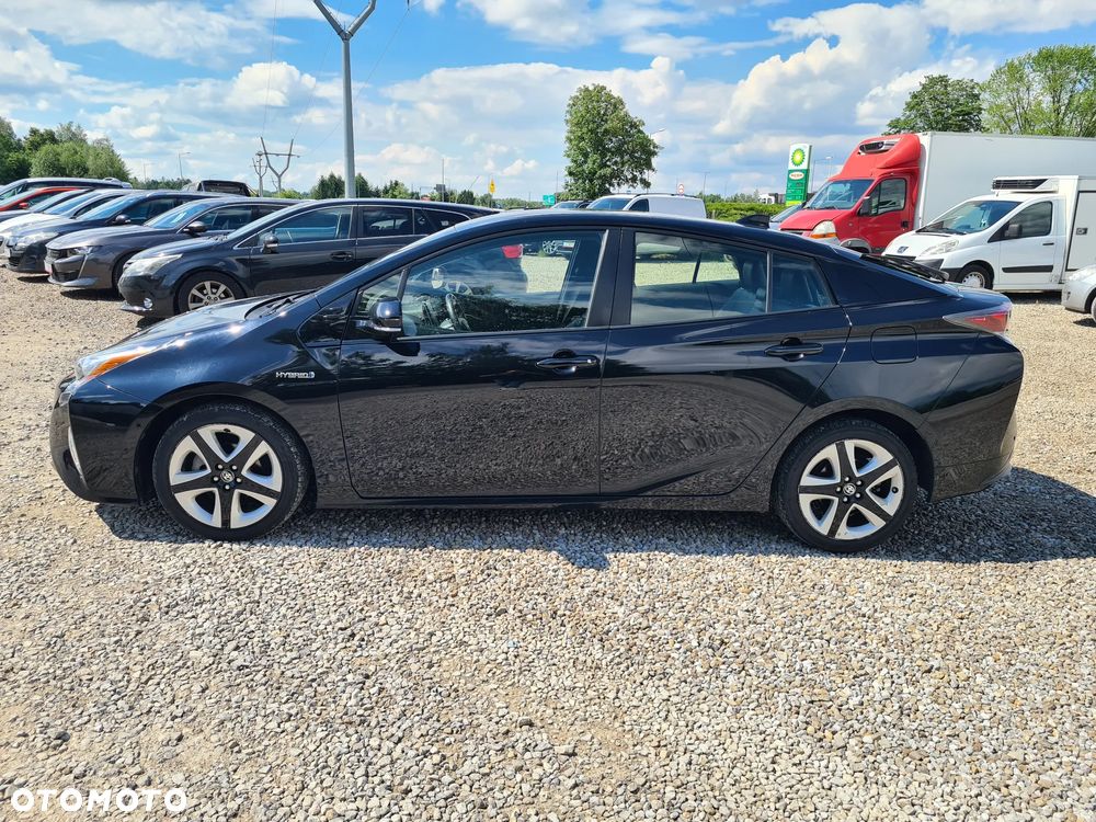 Toyota Prius - 4