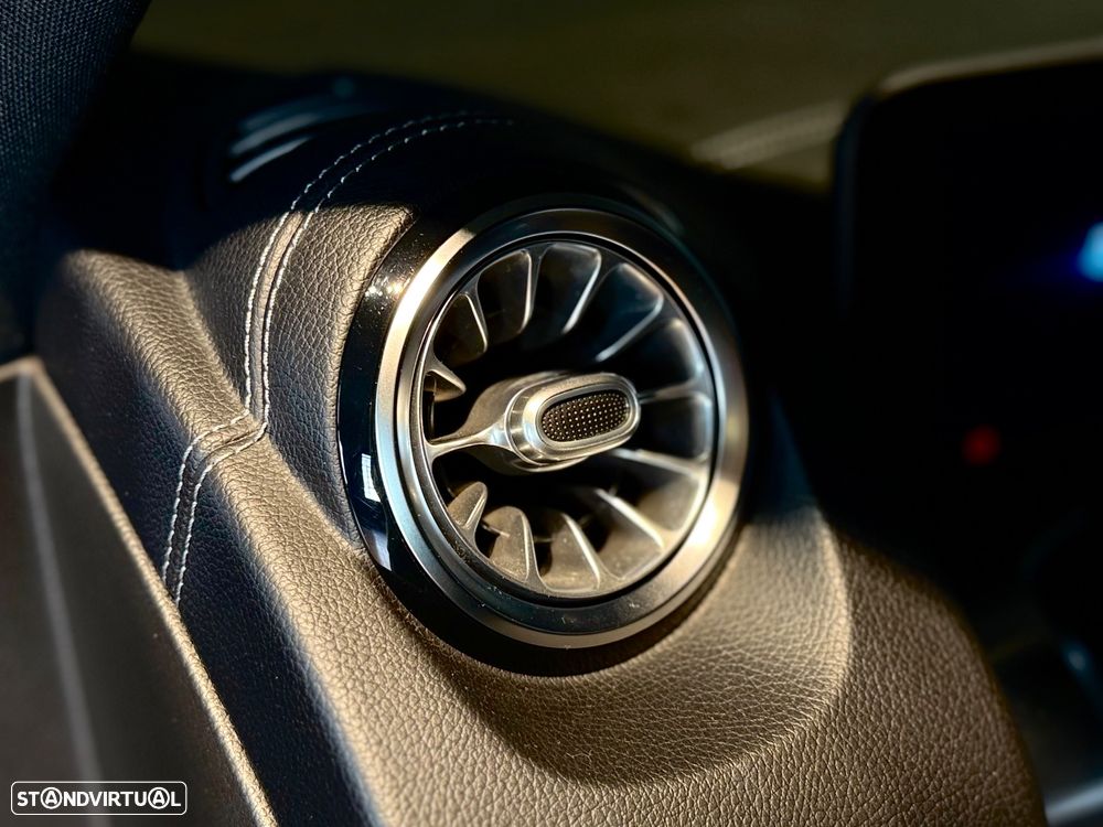 Mercedes-Benz GLB 250 4Matic AMG Line - 17