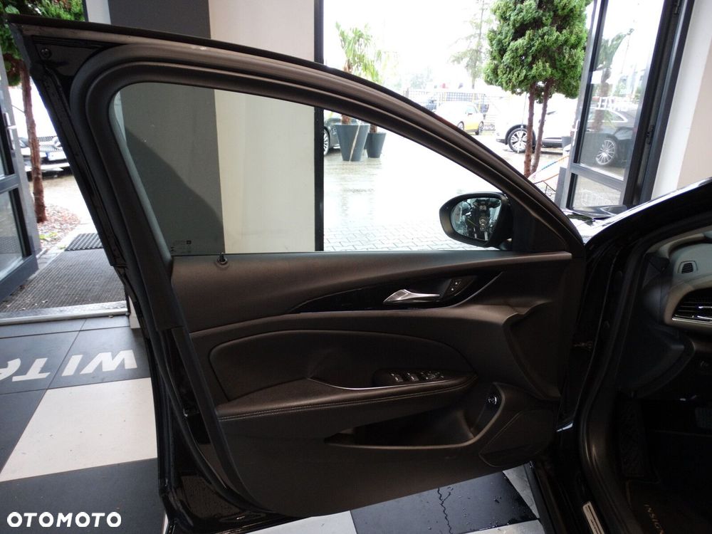 Opel Insignia - 16