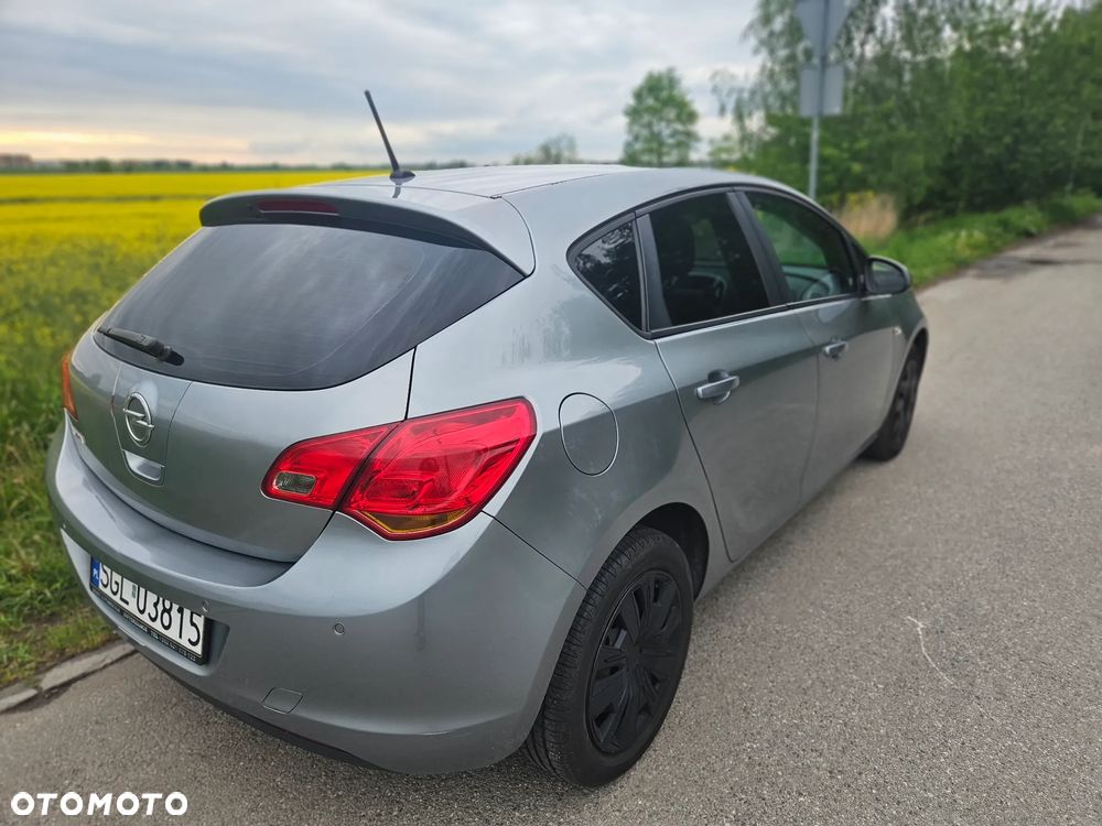 Opel Astra 1.6 Essentia - 2