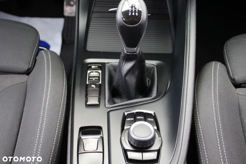 BMW X1 sDrive18d Advantage - 32