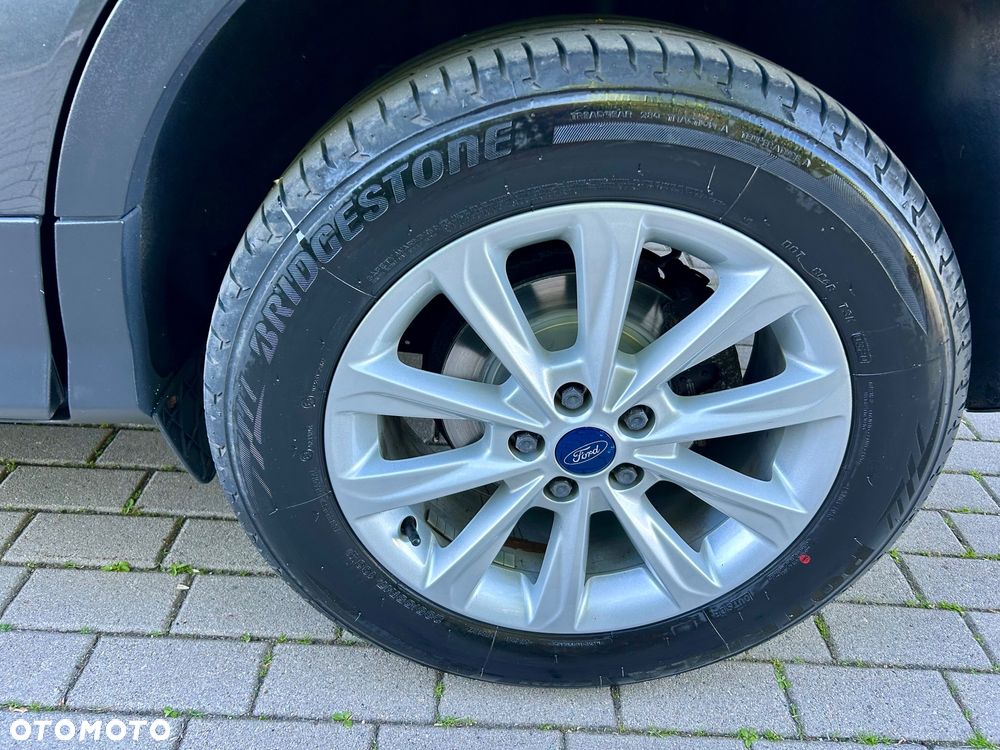 Ford Kuga 1.5 EcoBoost 2x4 Titanium - 32