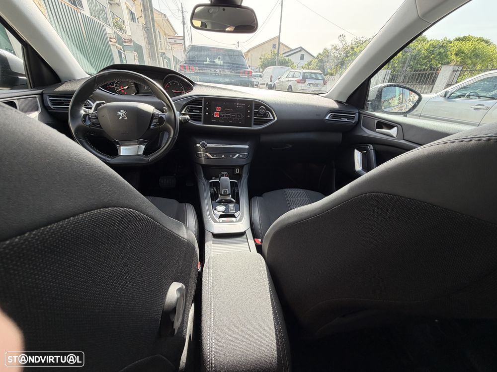 Peugeot 308 PureTech 130 GPF EAT8 Stop & Start Allure Pack - 8