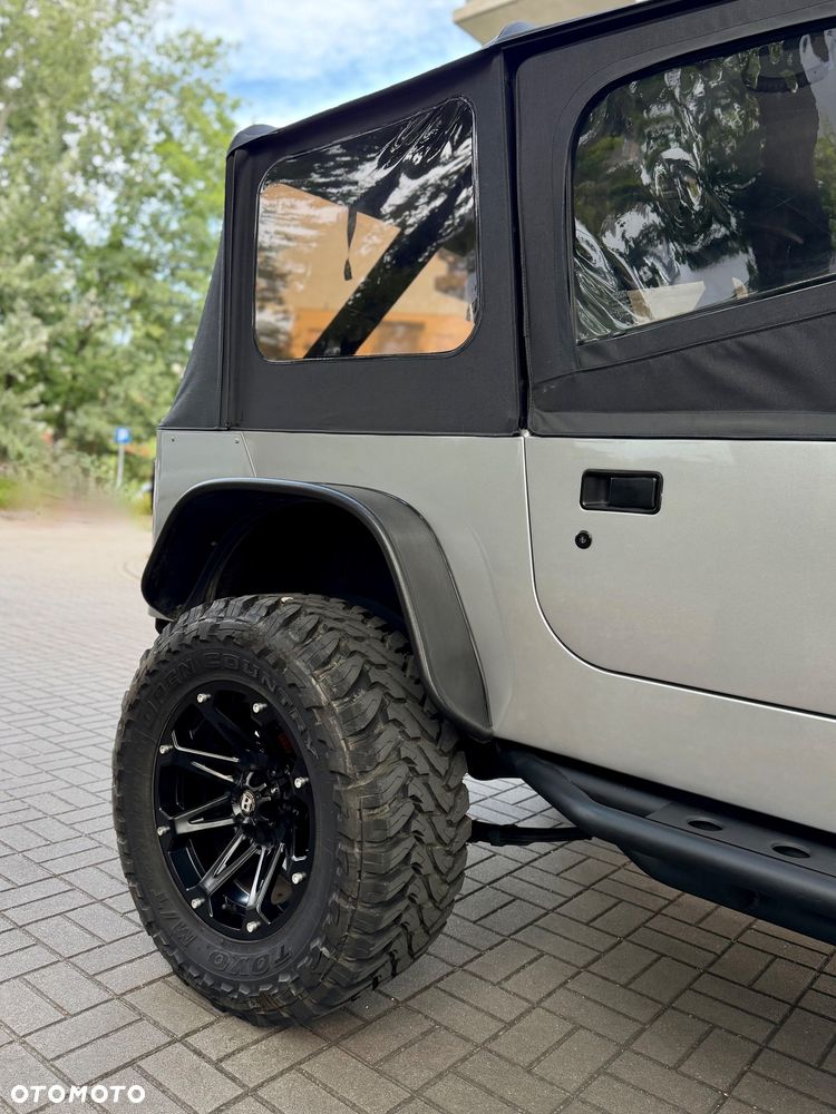 Jeep Wrangler 2.5L - 13