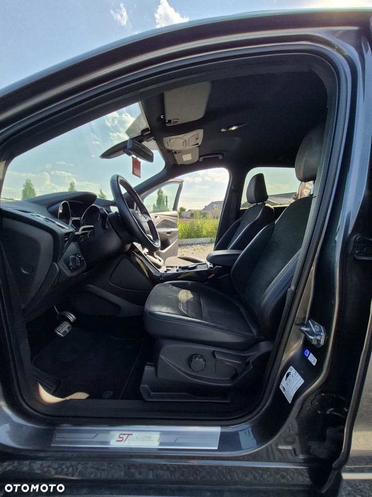 Ford Kuga 2.0 TDCi 4x4 ST-Line - 25