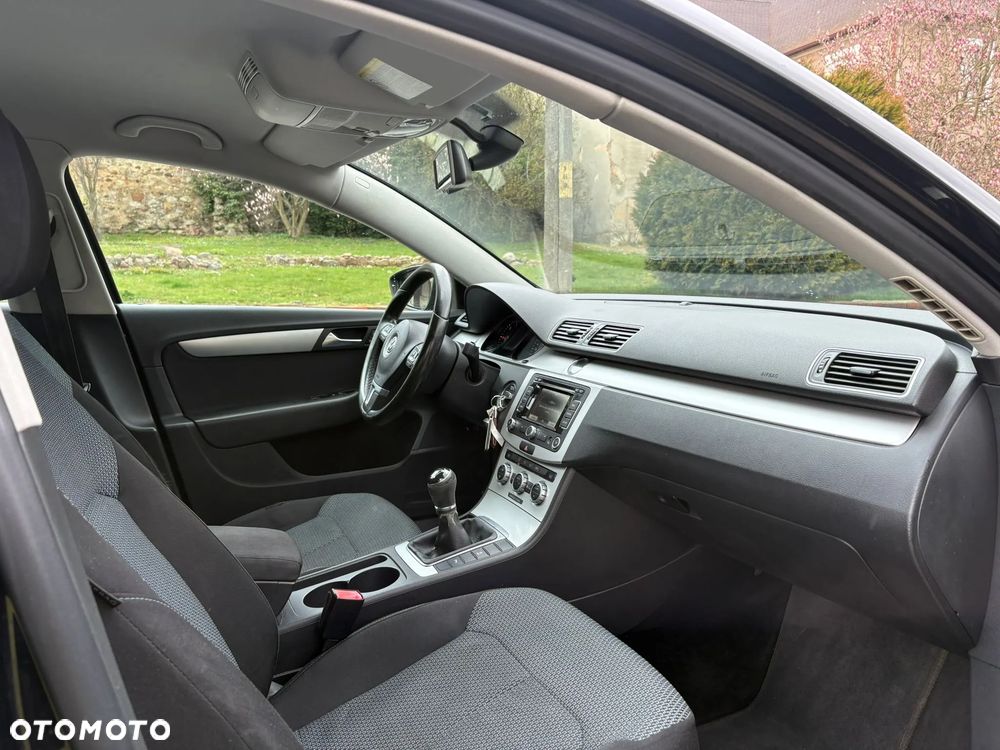 Volkswagen Passat 1.6 TDI BlueMotion - 10