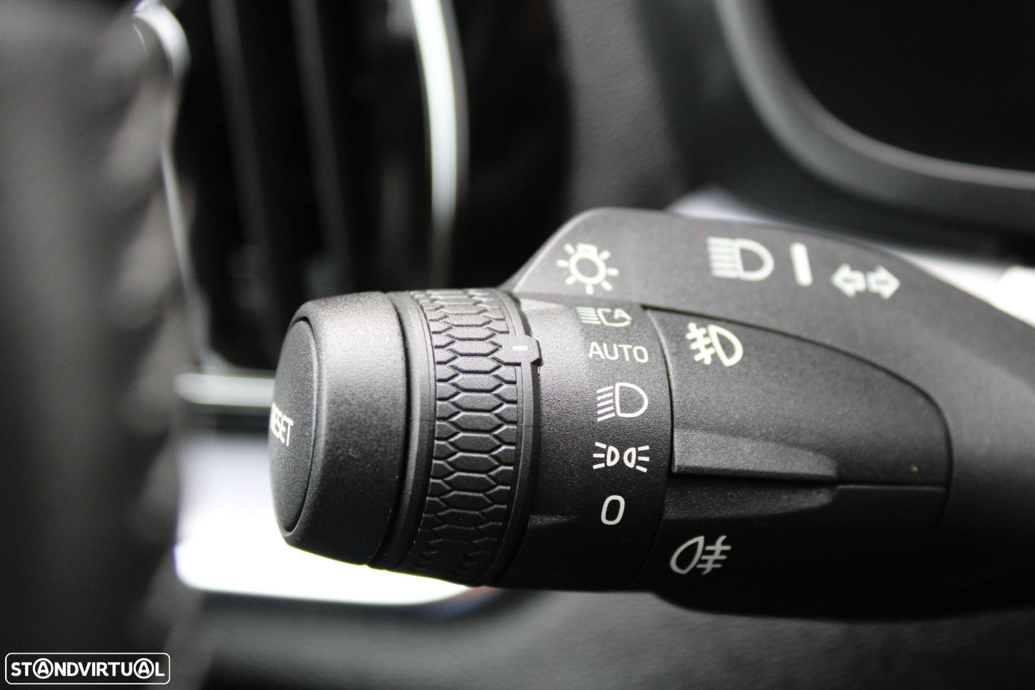 Volvo V60 2.0 D3 Momentum - 34