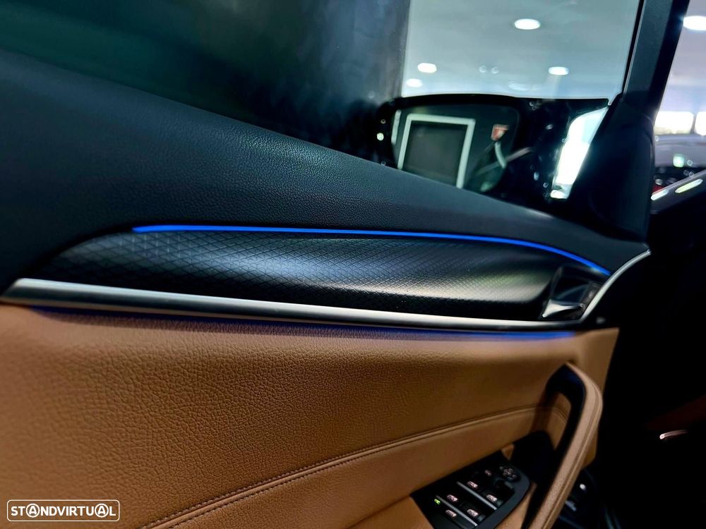BMW 530 e Pack Desportivo M - 46