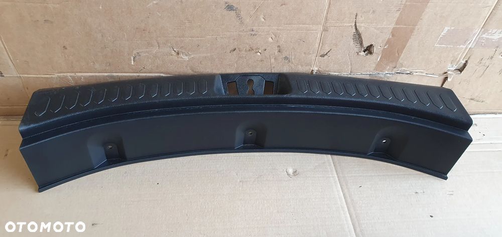 Osłona pasa tylnego bagażnika Kia Sportage III 85770-3U010 - 1