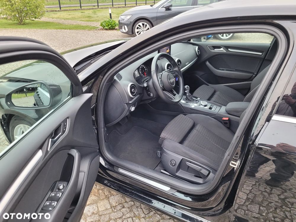 Audi A3 Limousine 30 TDI S tronic sport - 2
