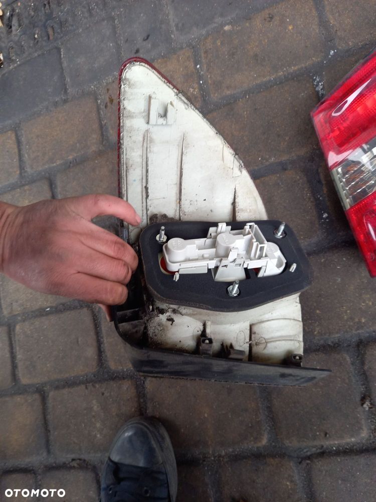 Lampa tylna mercedes b klasa 07r bez uszkodzeń - 4