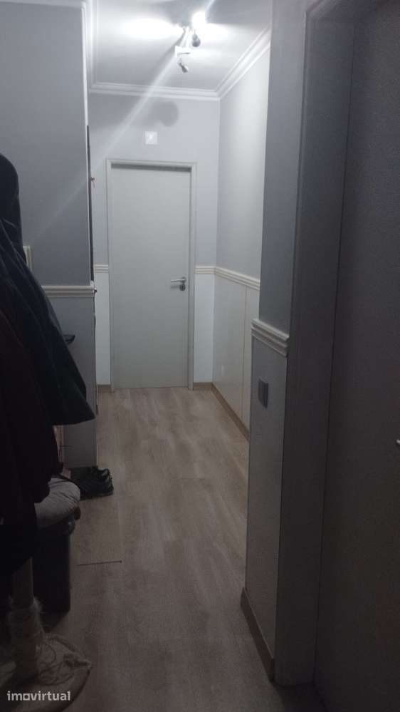 Apartamento T2 com varanda e ar condicionado - Grande imagem: 3/7