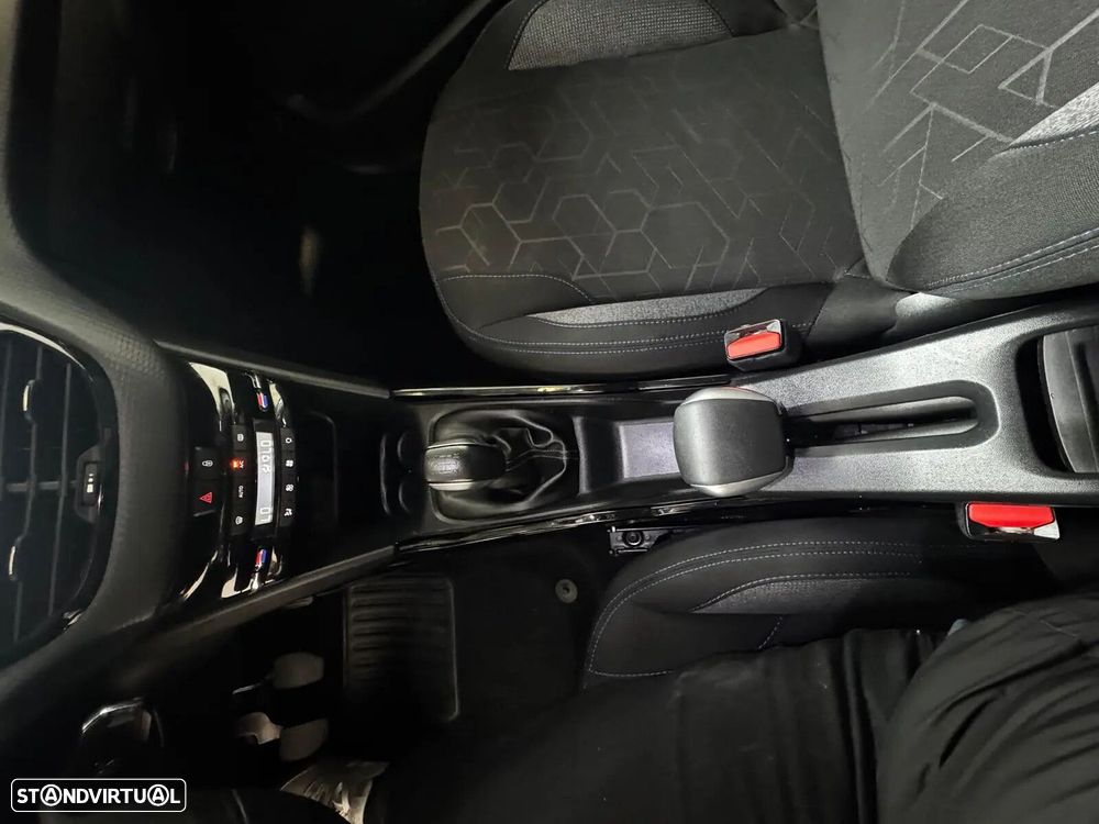 Peugeot 2008 1.2 PureTech Allure - 42