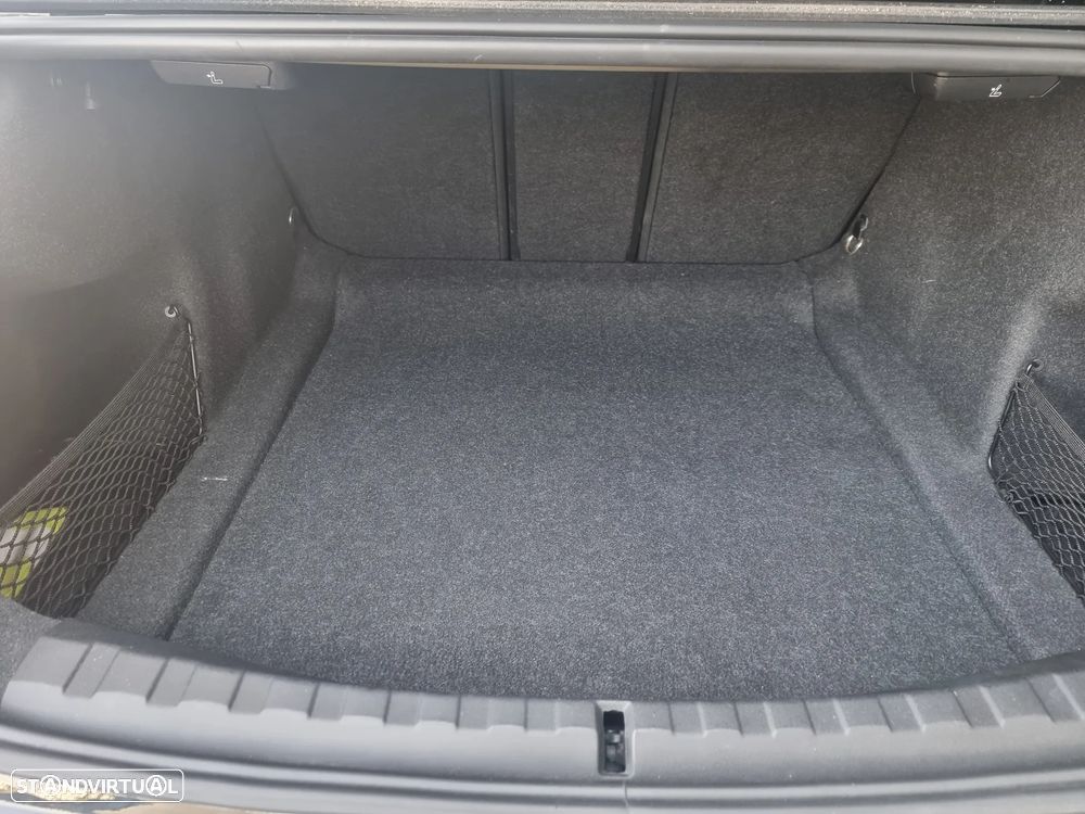 BMW 320 d xDrive Auto - 29