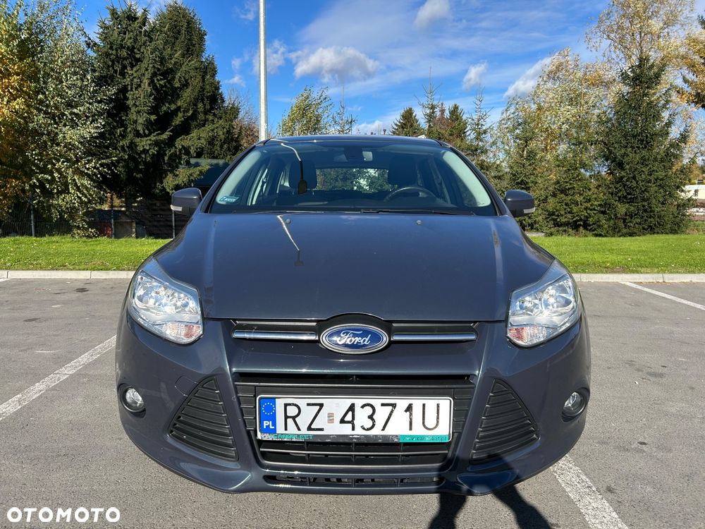 Ford Focus 1.6 Ambiente - 2