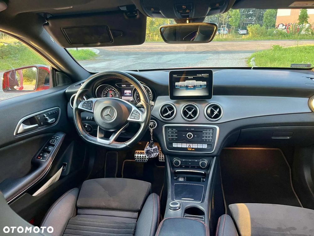 Mercedes-Benz CLA 220 4-Matic AMG Line - 7