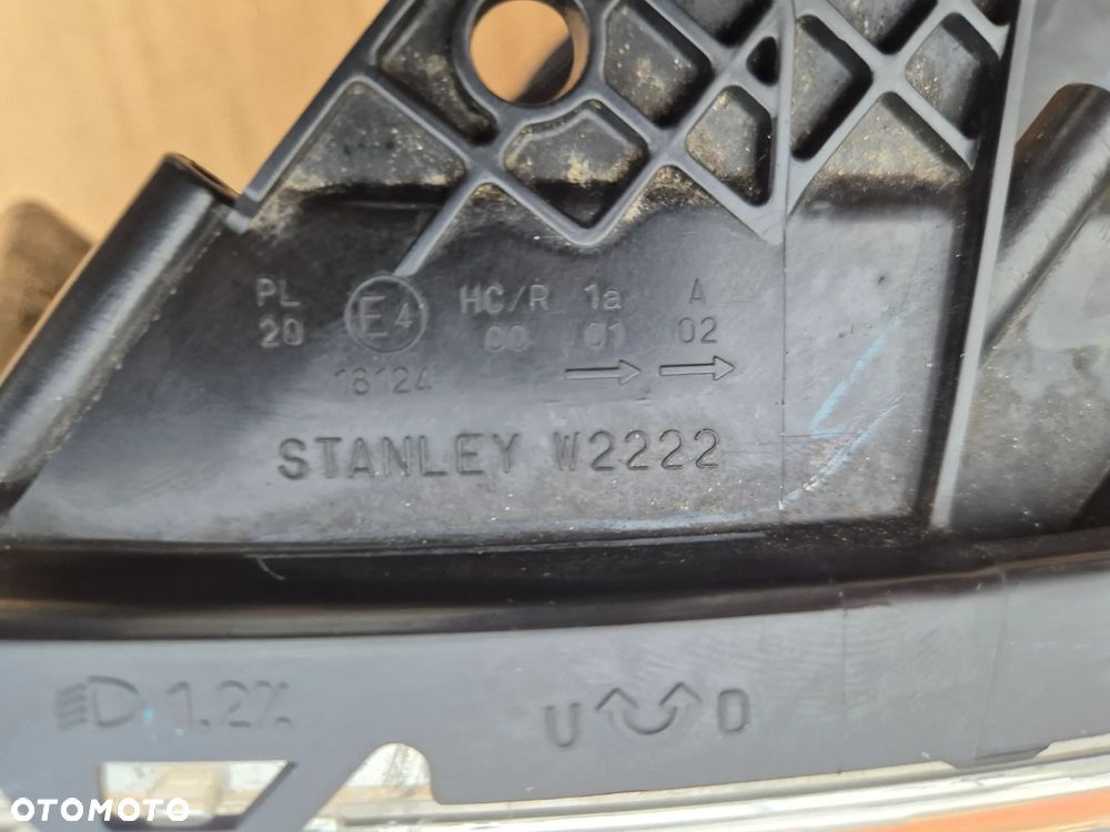 Mitsubishi L200 Fiat Fullback lampa lewa.Stanley. - 8