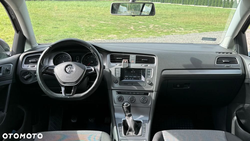 Volkswagen Golf - 6